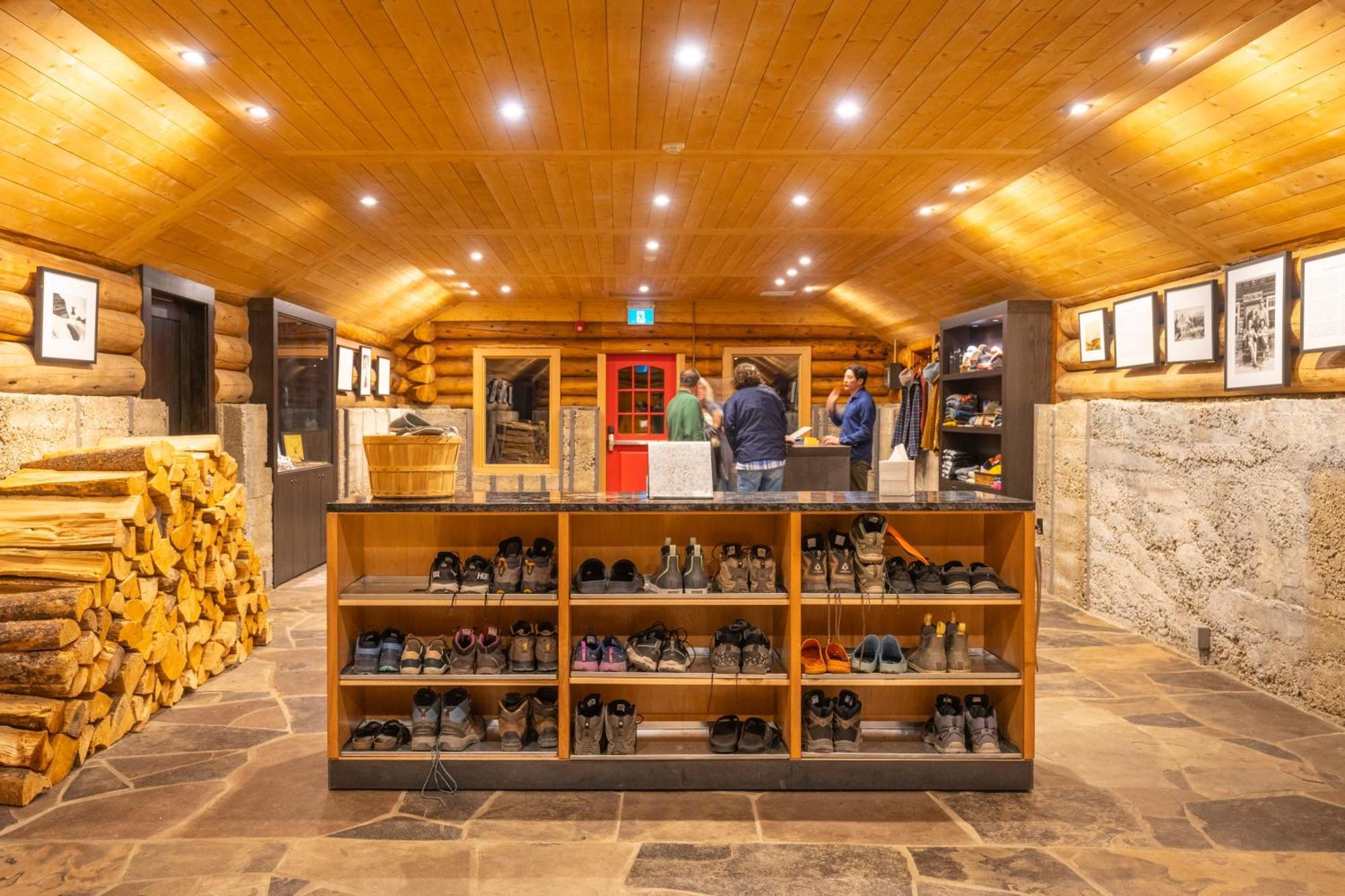 The Lodge At Bow Lake Lake Louise Bagian luar foto