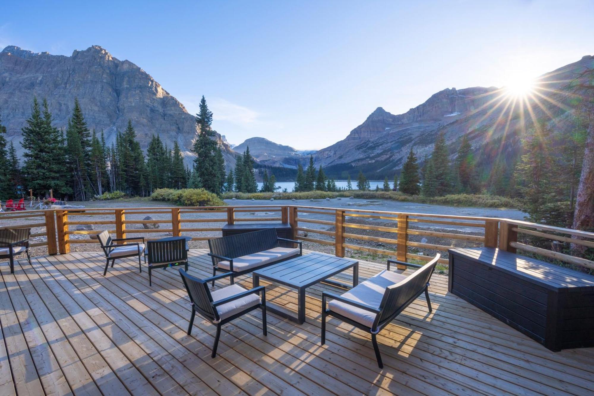 The Lodge At Bow Lake Lake Louise Bagian luar foto