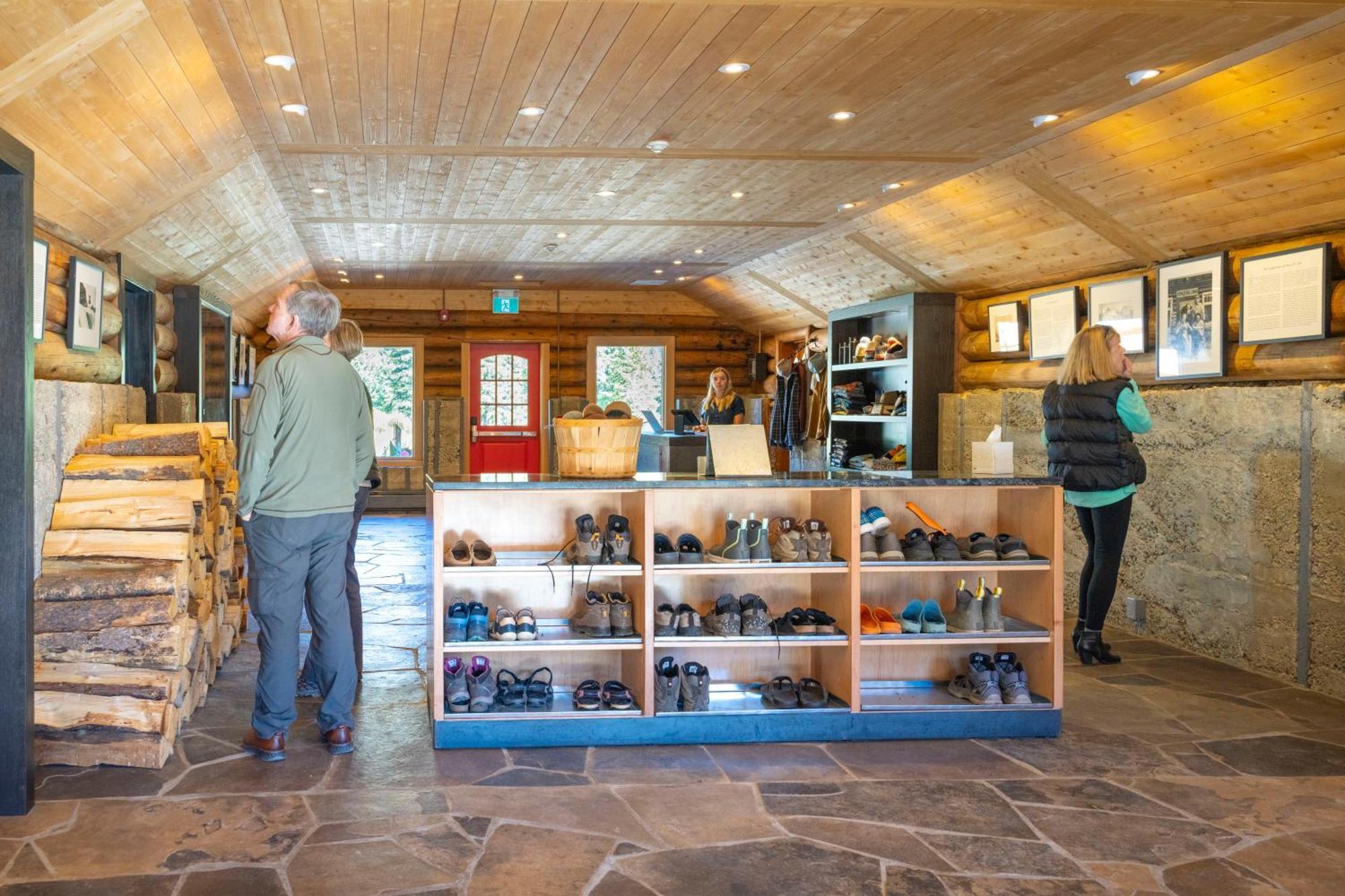 The Lodge At Bow Lake Lake Louise Bagian luar foto