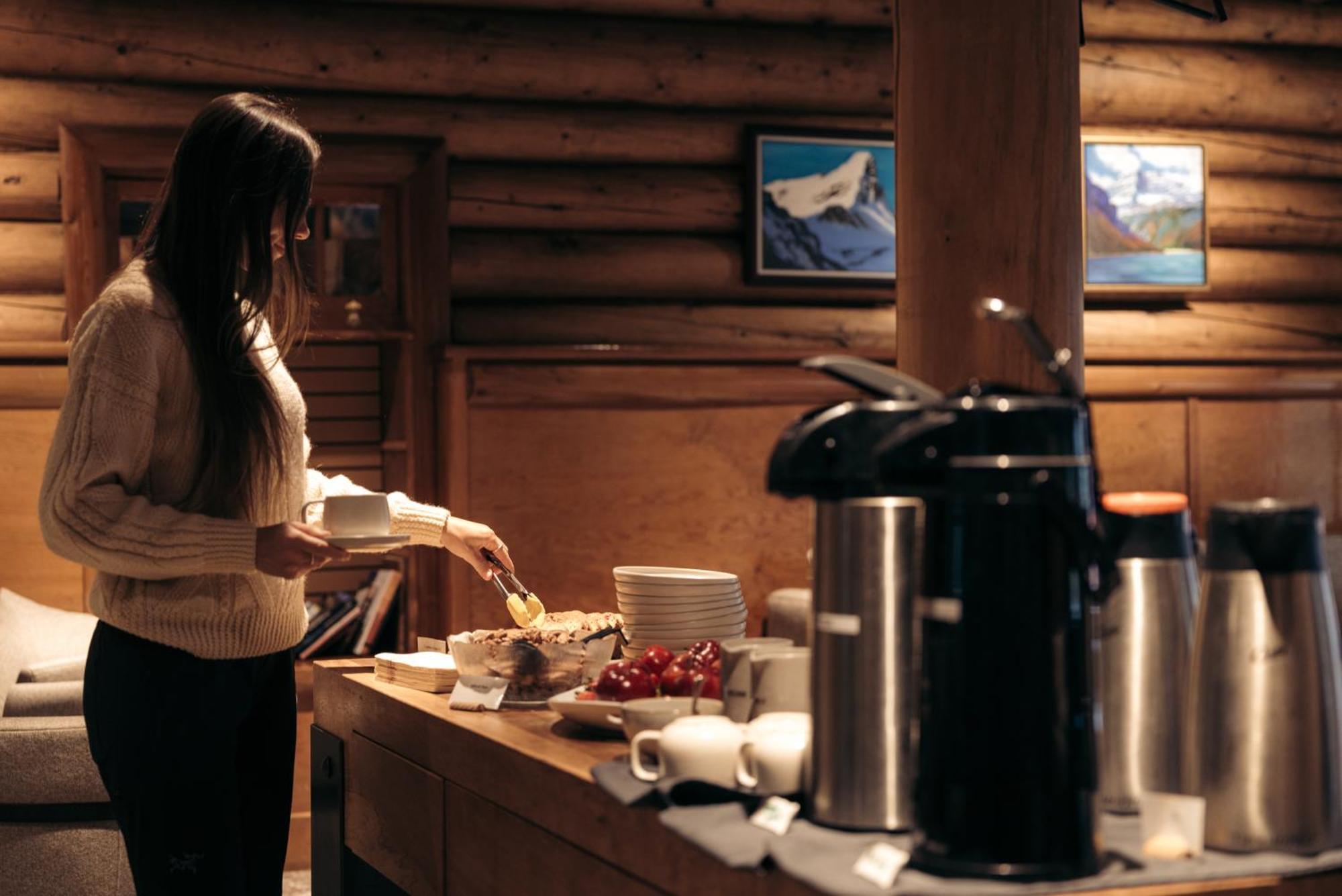 The Lodge At Bow Lake Lake Louise Bagian luar foto